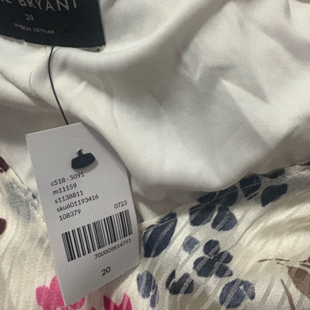 Lane Bryant Purple and Cream Floral Top - Picture 5 of 6